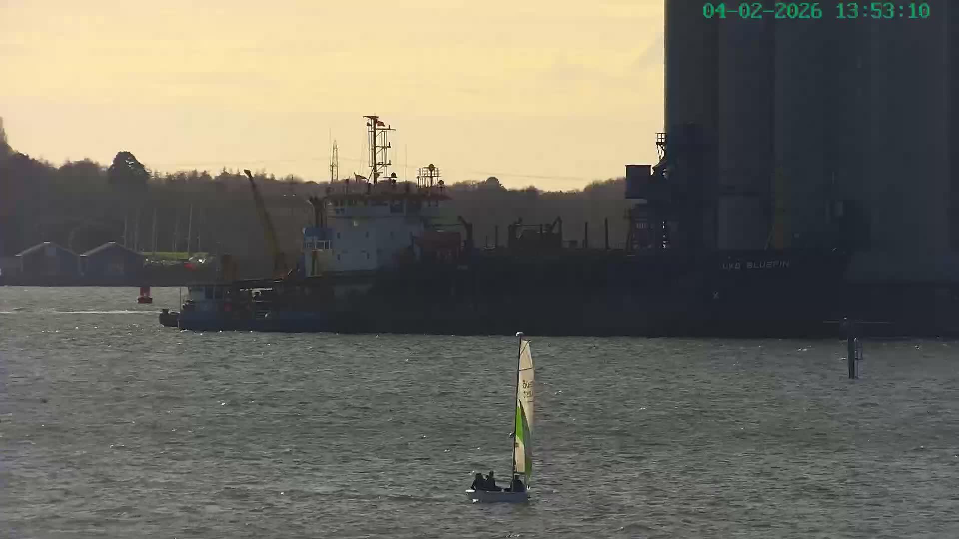 Southampton, Itchen River Agricultural Silos & Hyte View & (Tug & RoRo) Shipspotting  Live Cam - Southampton, Hampshire, South East, England, United Kingdom