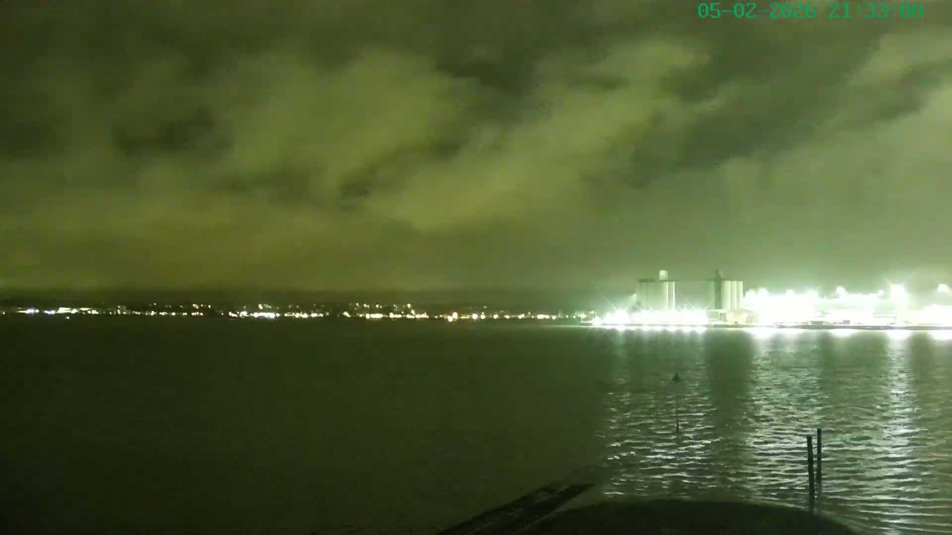 Southampton, Itchen River Agricultural Silos & Hyte View & (Tug & RoRo) Shipspotting  Live Cam - Southampton, Hampshire, South East, England, United Kingdom