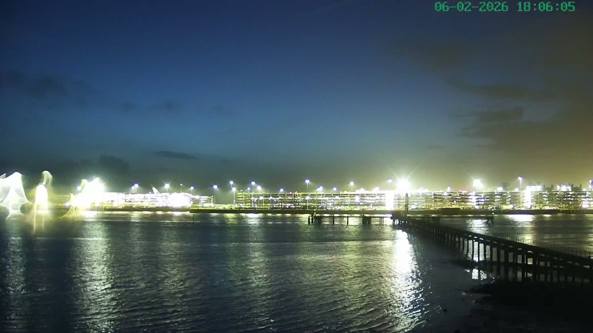 Southampton, Itchen River Agricultural Silos & Hyte View & (Tug & RoRo) Shipspotting  Live Cam - Southampton, Hampshire, South East, England, United Kingdom