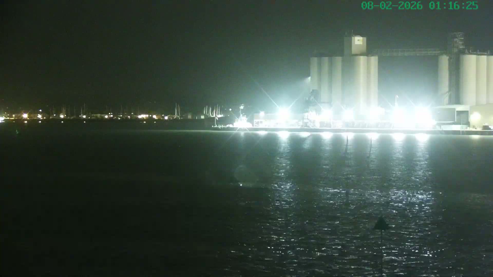 Southampton, Itchen River Agricultural Silos & Hyte View & (Tug & RoRo) Shipspotting  Live Cam - Southampton, Hampshire, South East, England, United Kingdom