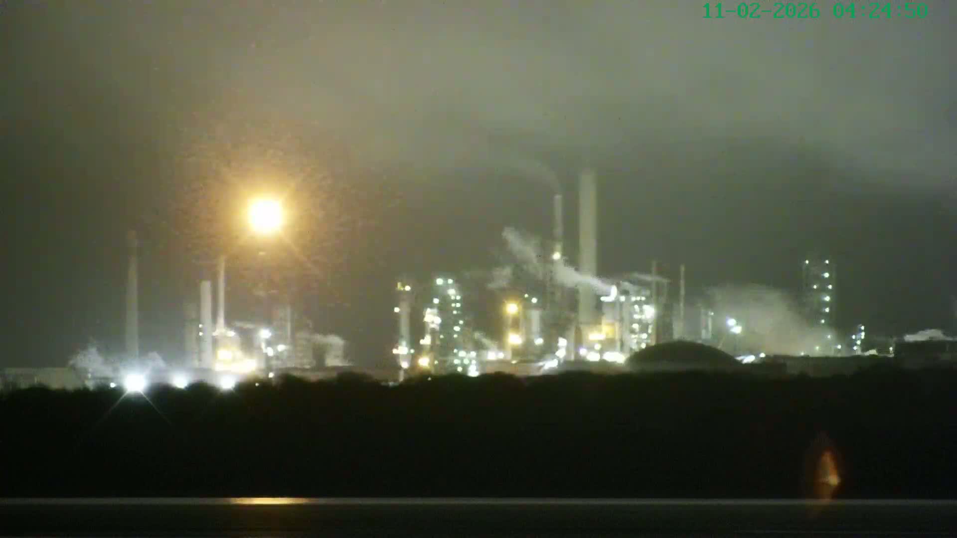 Southampton, Itchen River Agricultural Silos & Hyte View & (Tug & RoRo) Shipspotting  Live Cam - Southampton, Hampshire, South East, England, United Kingdom