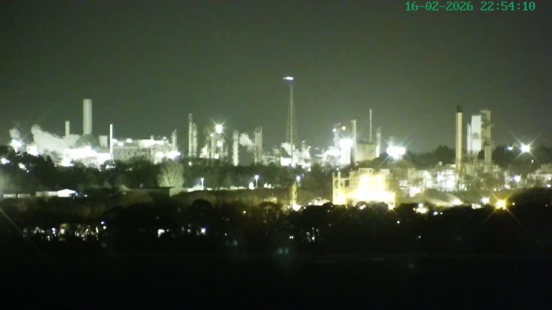 Southampton, Itchen River Agricultural Silos & Hyte View & (Tug & RoRo) Shipspotting  Live Cam - Southampton, Hampshire, South East, England, United Kingdom