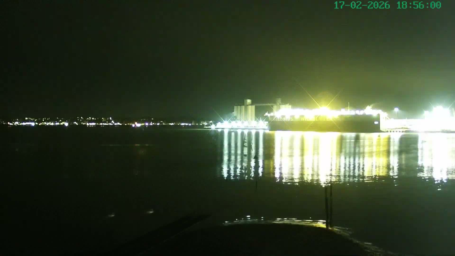 Southampton, Itchen River Agricultural Silos & Hyte View & (Tug & RoRo) Shipspotting  Live Cam - Southampton, Hampshire, South East, England, United Kingdom