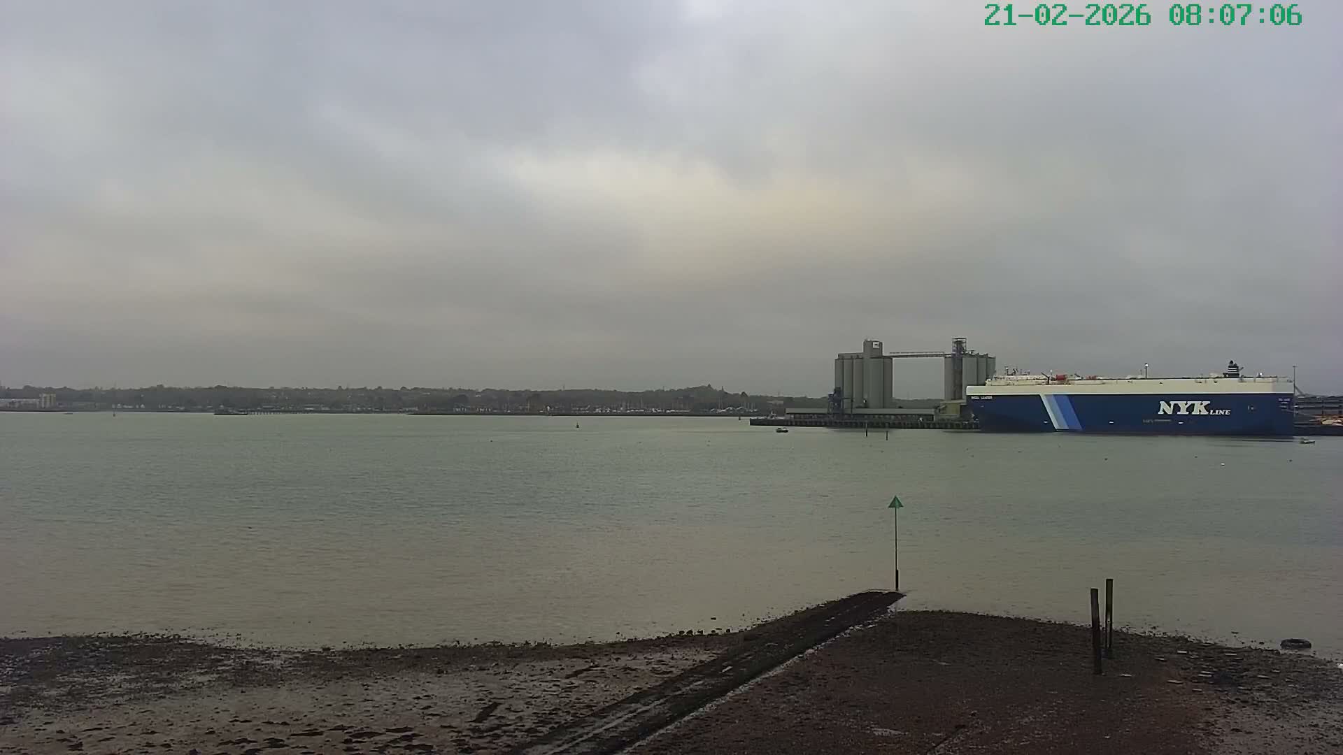 Southampton, Itchen River Agricultural Silos & Hyte View & (Tug & RoRo) Shipspotting  Live Cam - Southampton, Hampshire, South East, England, United Kingdom