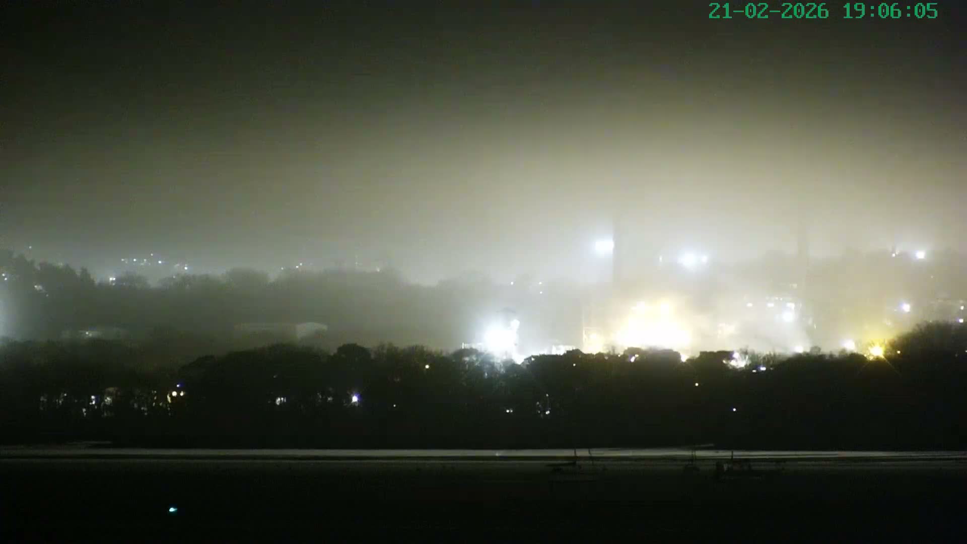 Southampton, Itchen River Agricultural Silos & Hyte View & (Tug & RoRo) Shipspotting  Live Cam - Southampton, Hampshire, South East, England, United Kingdom