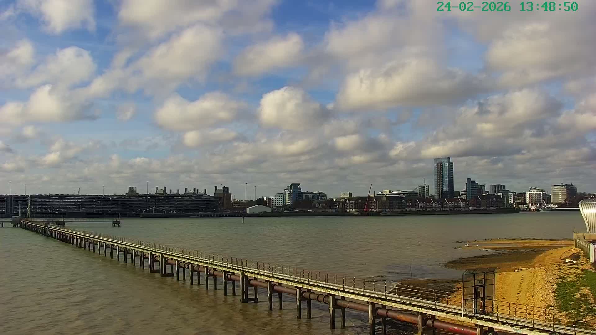 Southampton, Itchen River Agricultural Silos & Hyte View & (Tug & RoRo) Shipspotting  Live Cam - Southampton, Hampshire, South East, England, United Kingdom