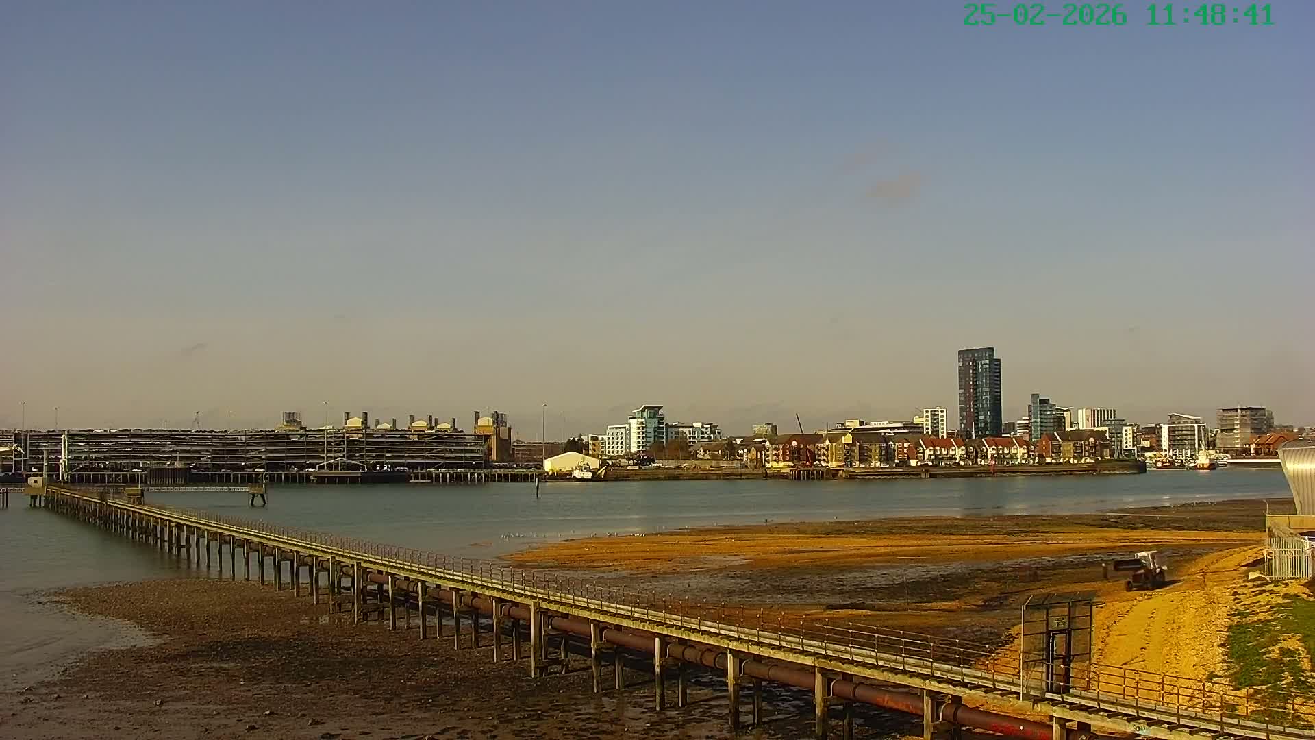 Southampton, Itchen River Agricultural Silos & Hyte View & (Tug & RoRo) Shipspotting  Live Cam - Southampton, Hampshire, South East, England, United Kingdom