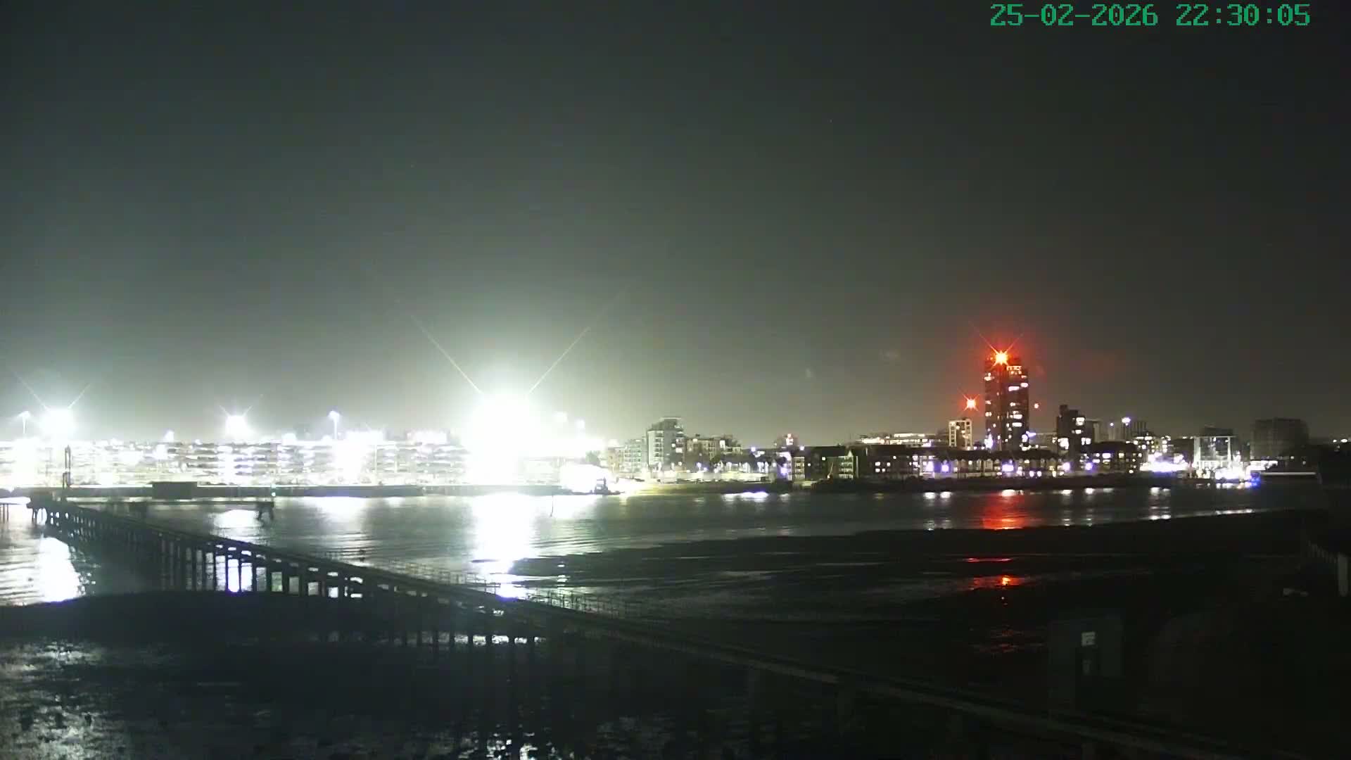 Southampton, Itchen River Agricultural Silos & Hyte View & (Tug & RoRo) Shipspotting  Live Cam - Southampton, Hampshire, South East, England, United Kingdom