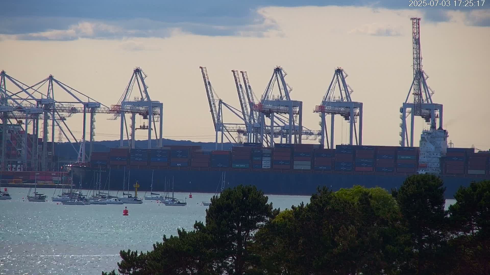 Southampton, Container Port & River Test Container Ship Shipspotting Live Cam - Southampton, Hampshire, South East, England, United Kingdom