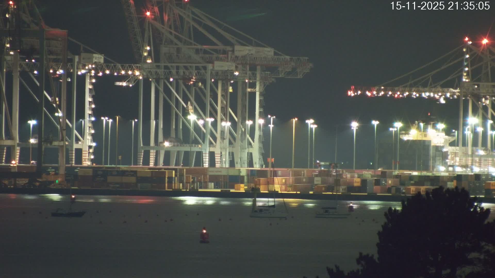 Southampton, Container Port & River Test Container Ship Shipspotting Live Cam - Southampton, Hampshire, South East, England, United Kingdom