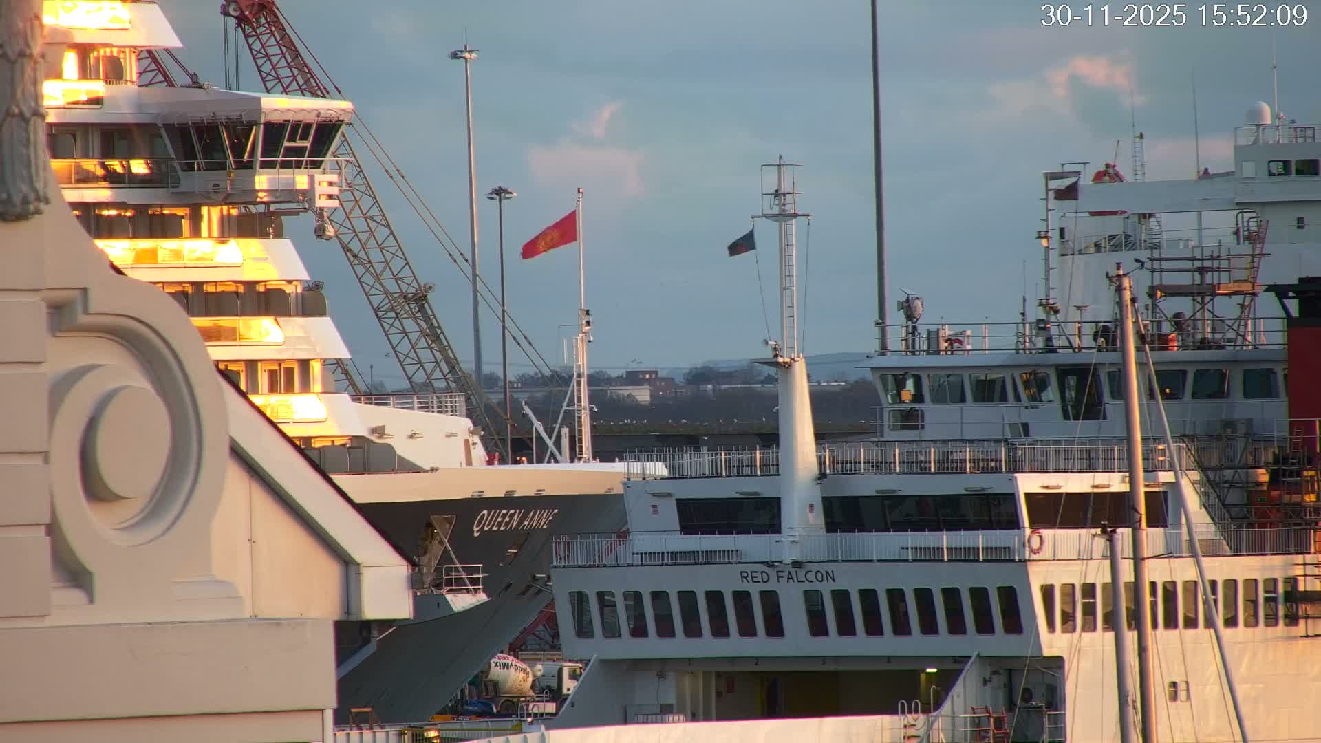 Southampton, Container Port & River Test Container Ship Shipspotting Live Cam - Southampton, Hampshire, South East, England, United Kingdom