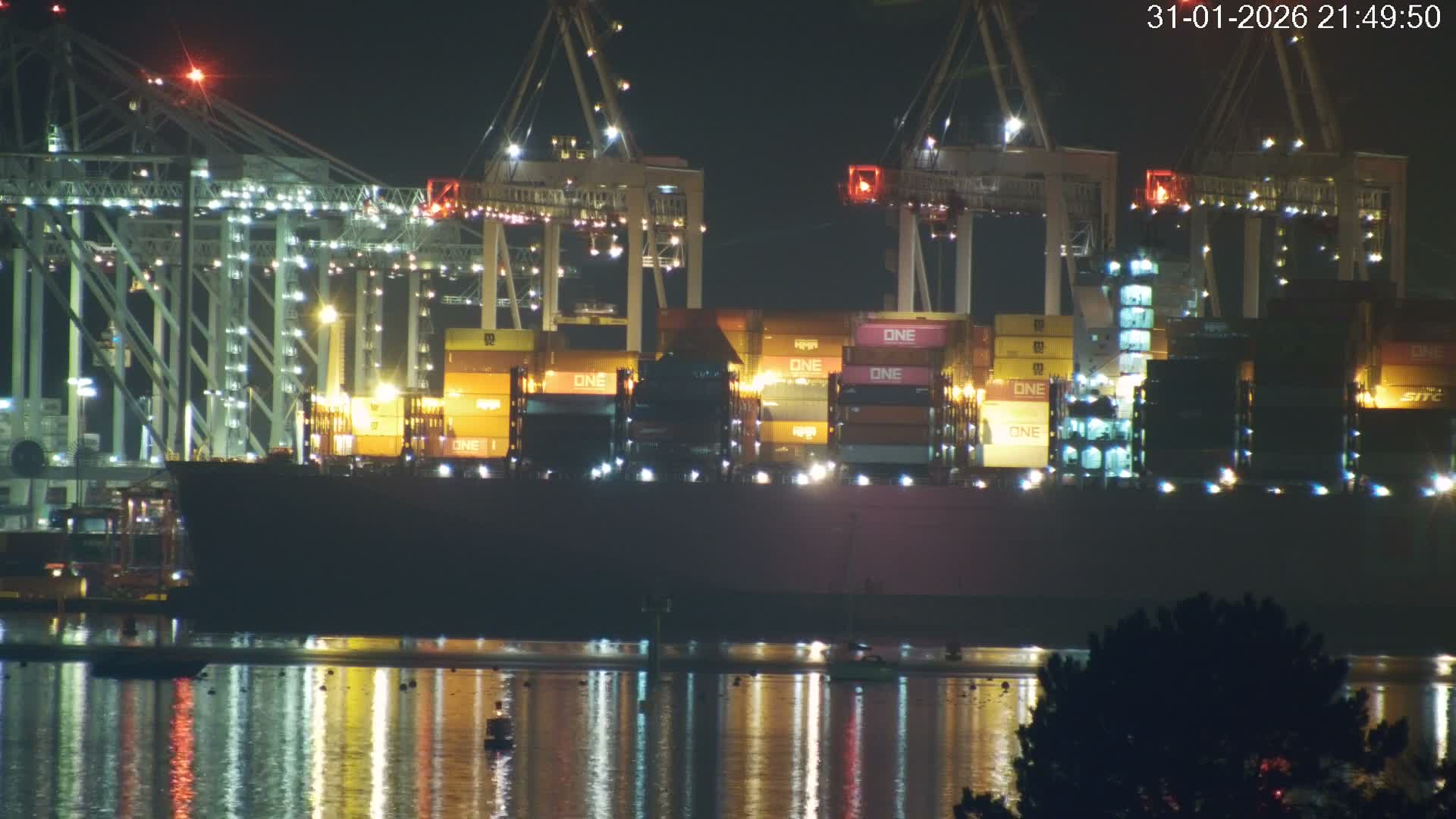 Southampton, Container Port & River Test Container Ship Shipspotting Live Cam - Southampton, Hampshire, South East, England, United Kingdom