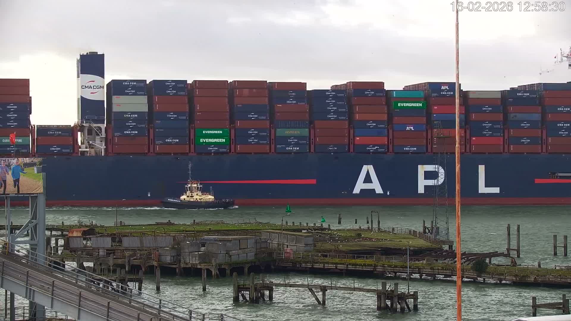 Southampton, Container Port & River Test Container Ship Shipspotting Live Cam - Southampton, Hampshire, South East, England, United Kingdom