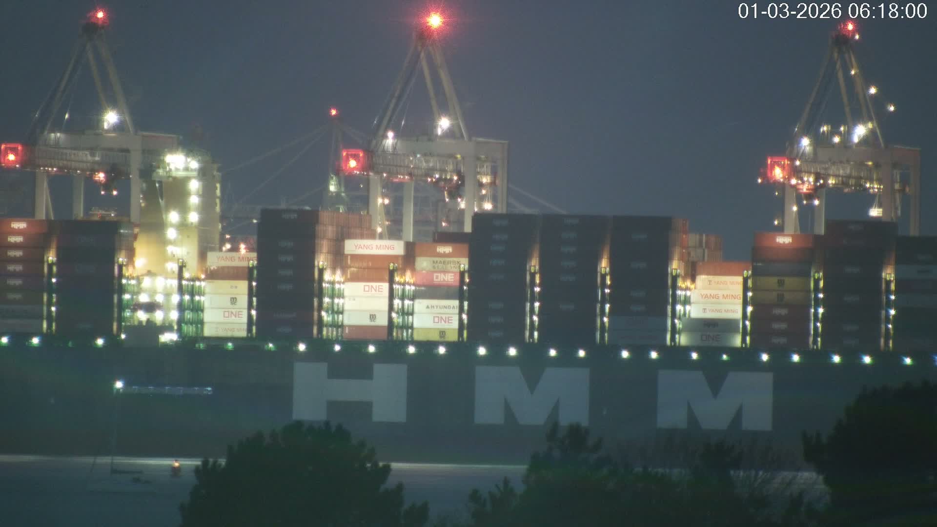 Southampton, Container Port & River Test Container Ship Shipspotting Live Cam - Southampton, Hampshire, South East, England, United Kingdom