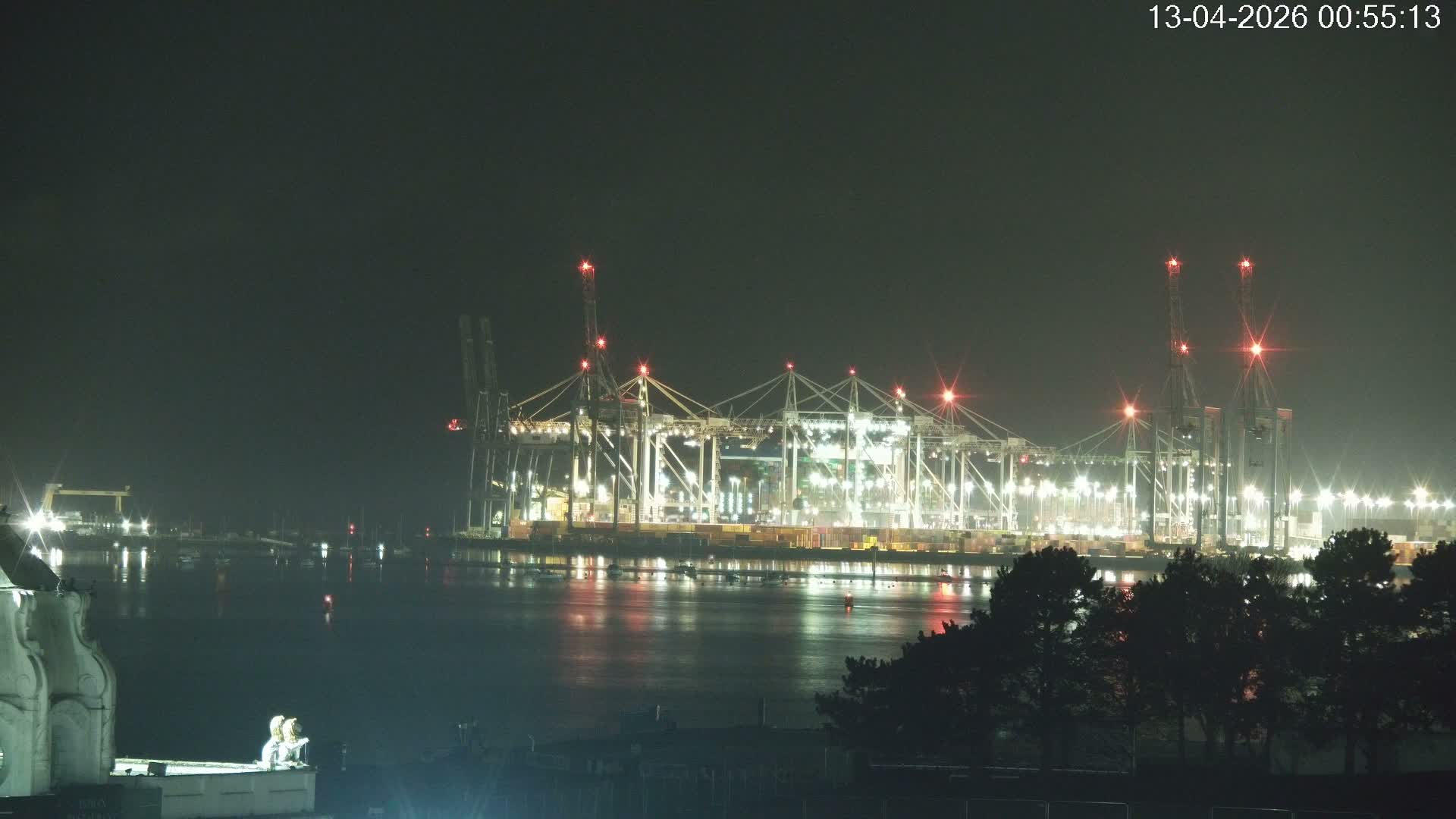 Southampton, Container Port & River Test Container Ship Shipspotting Live Cam - Southampton, Hampshire, South East, England, United Kingdom
