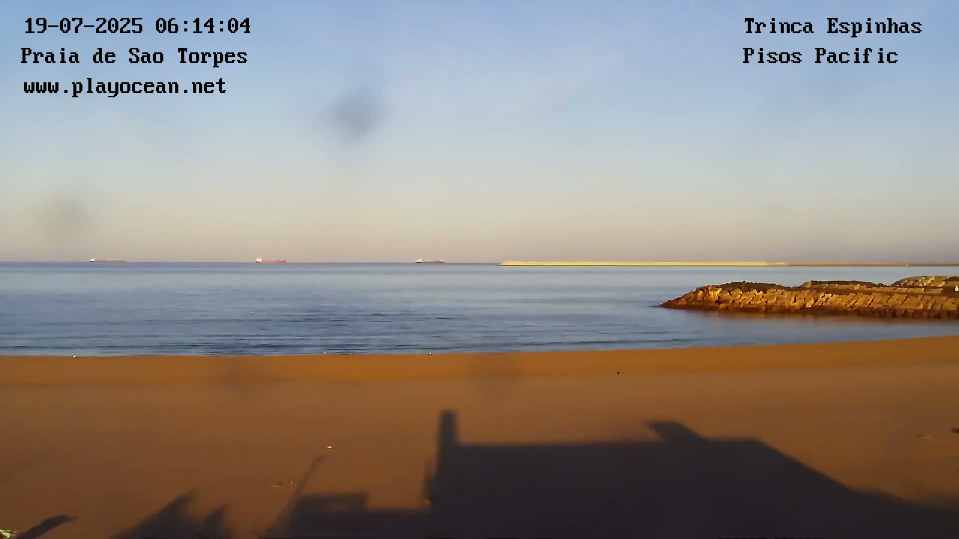 Sines, Praia de São Torpes Beach & Porto Sines Port Live Cam - Sines, Setúbal, Alentejo Litoral, Alentejo, Portugal