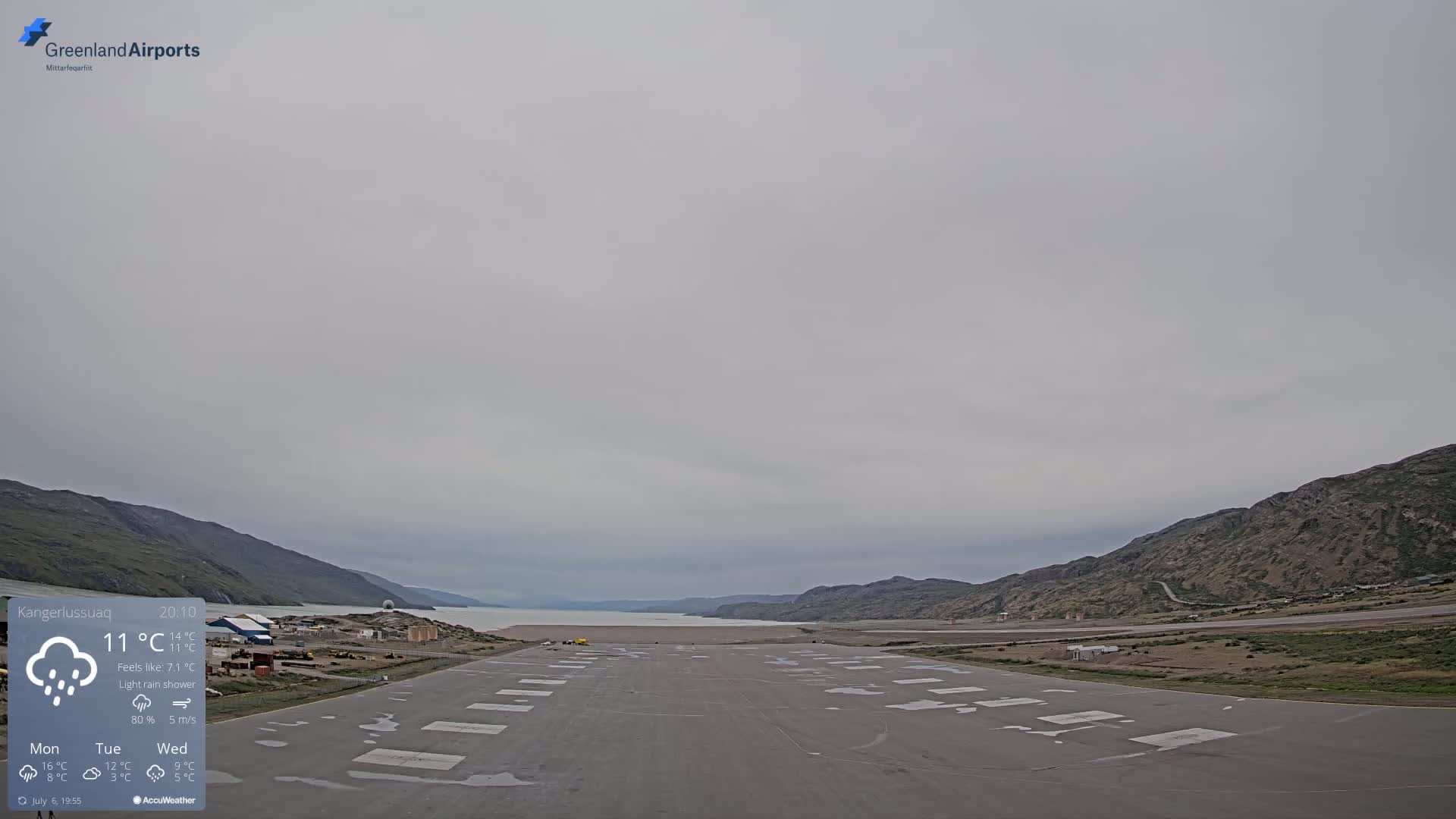 Kangerlussuaq Village & Kangerlussuaq Sondre Stromfjord Airport West Towards View Live Cam SFJ/BGSF - Kangerlussuaq, Qeqqata, Greenland, Denmark