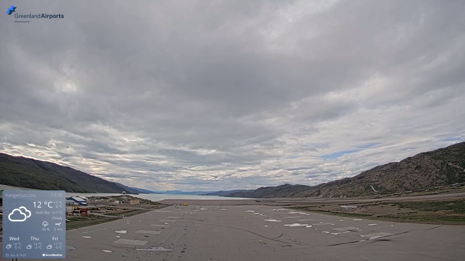 Kangerlussuaq Village & Kangerlussuaq Sondre Stromfjord Airport West Towards View Live Cam SFJ/BGSF - Kangerlussuaq, Qeqqata, Greenland, Denmark