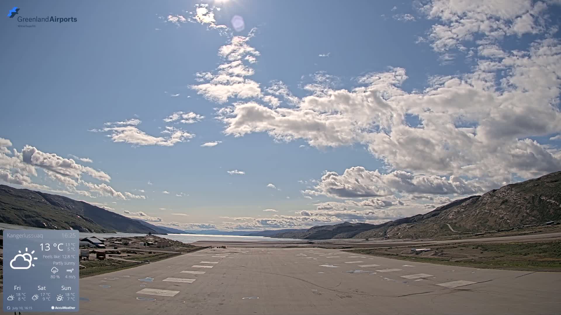Kangerlussuaq Village & Kangerlussuaq Sondre Stromfjord Airport West Towards View Live Cam SFJ/BGSF - Kangerlussuaq, Qeqqata, Greenland, Denmark