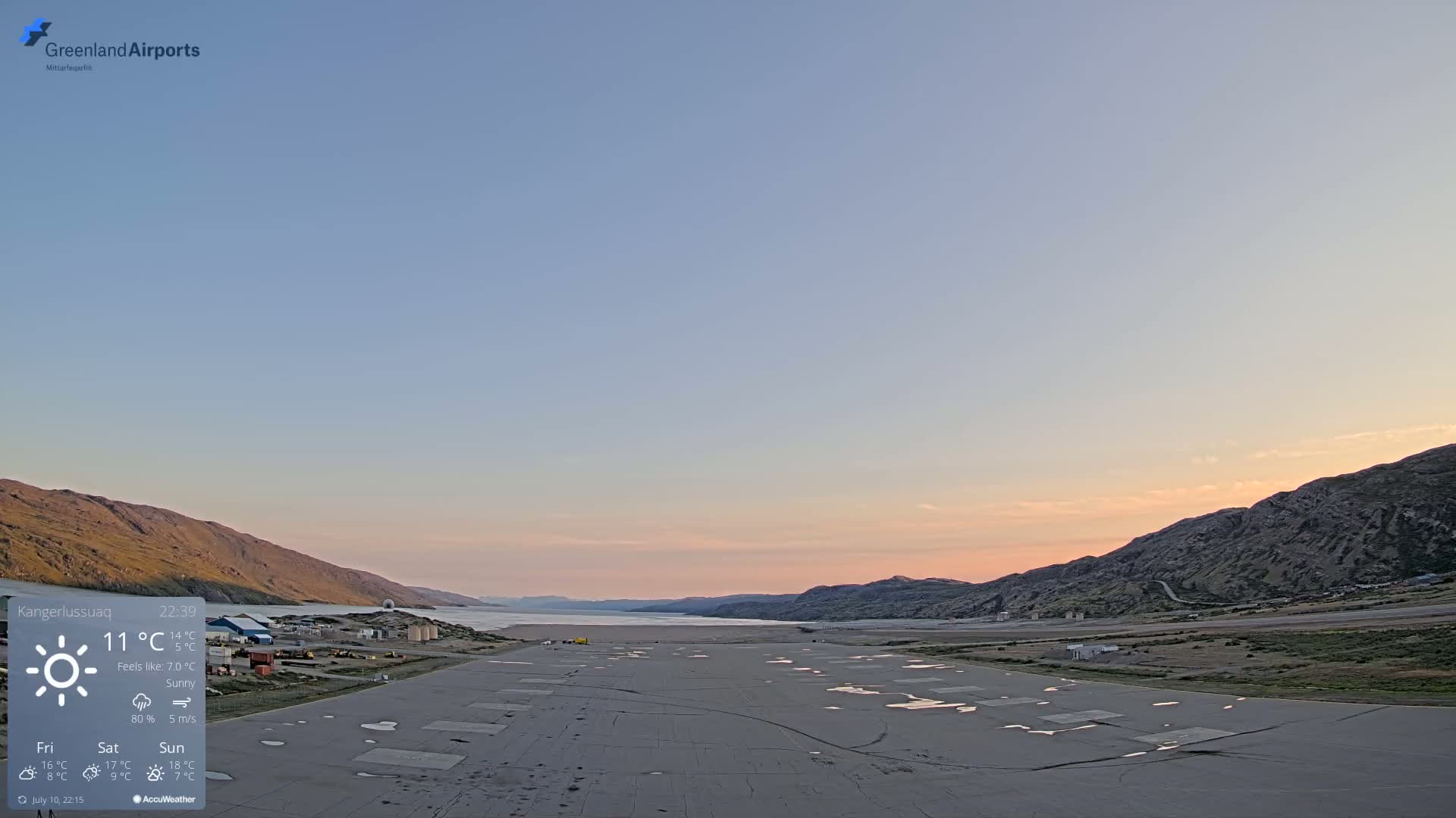 Kangerlussuaq Village & Kangerlussuaq Sondre Stromfjord Airport West Towards View Live Cam SFJ/BGSF - Kangerlussuaq, Qeqqata, Greenland, Denmark