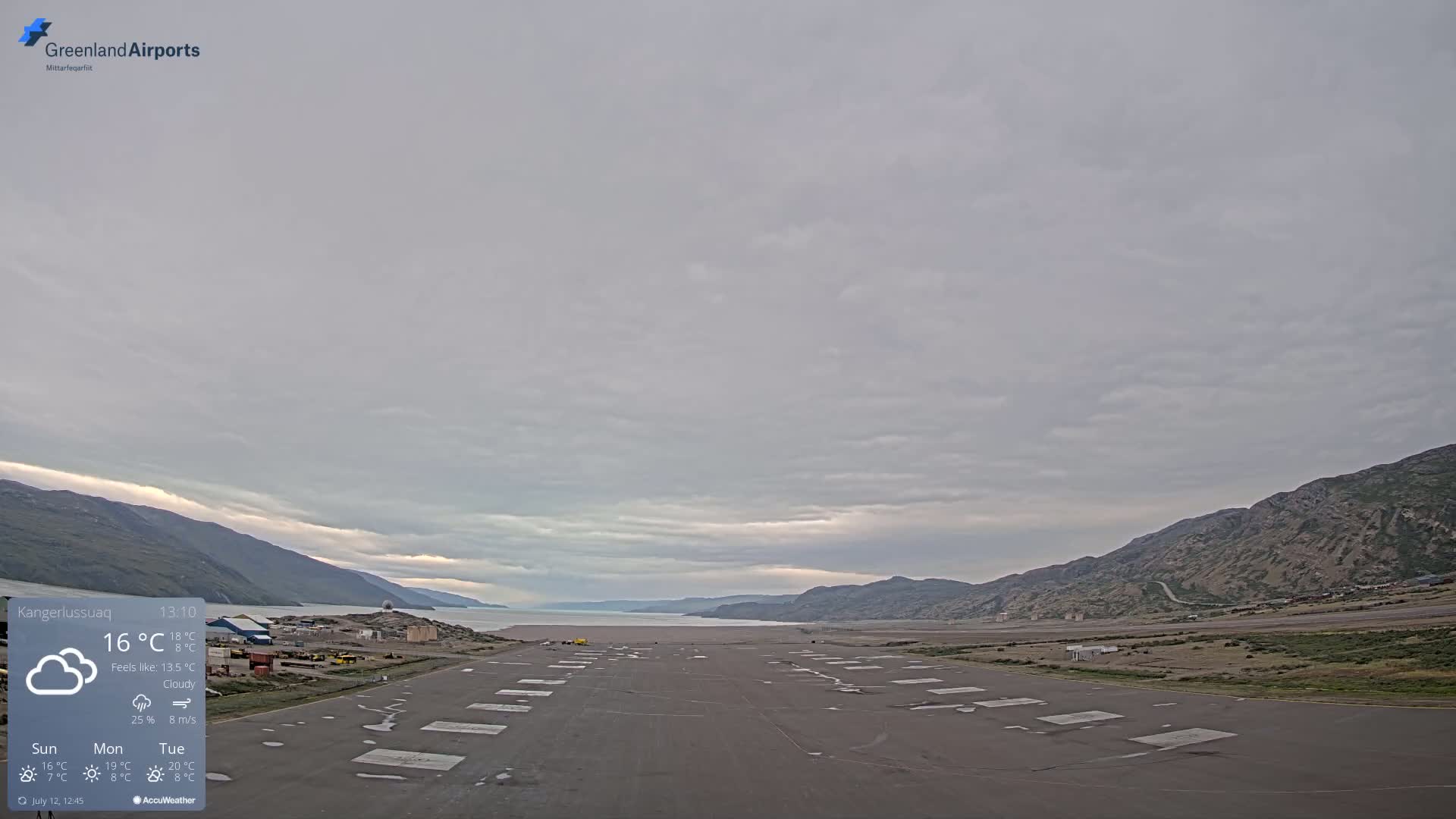 Kangerlussuaq Village & Kangerlussuaq Sondre Stromfjord Airport West Towards View Live Cam SFJ/BGSF - Kangerlussuaq, Qeqqata, Greenland, Denmark