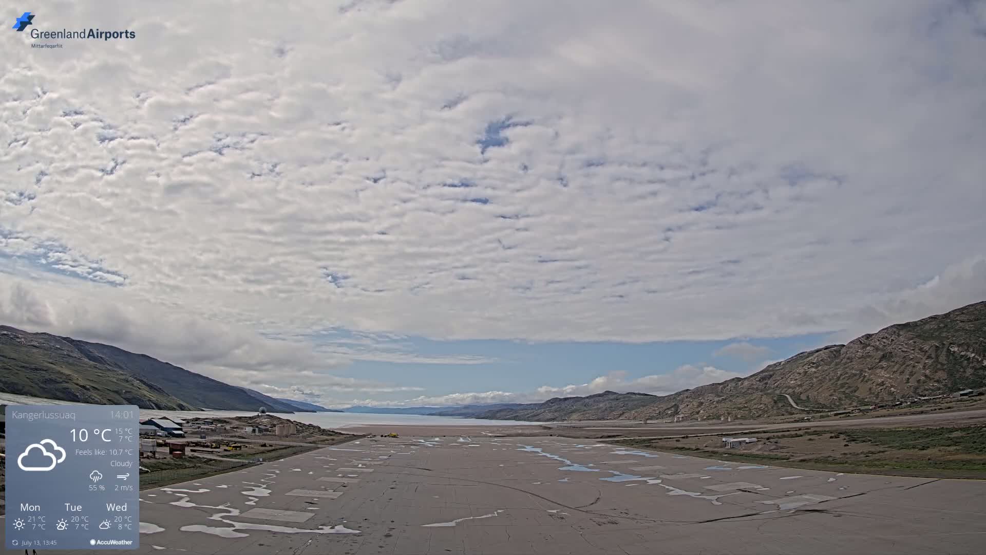 Kangerlussuaq Village & Kangerlussuaq Sondre Stromfjord Airport West Towards View Live Cam SFJ/BGSF - Kangerlussuaq, Qeqqata, Greenland, Denmark