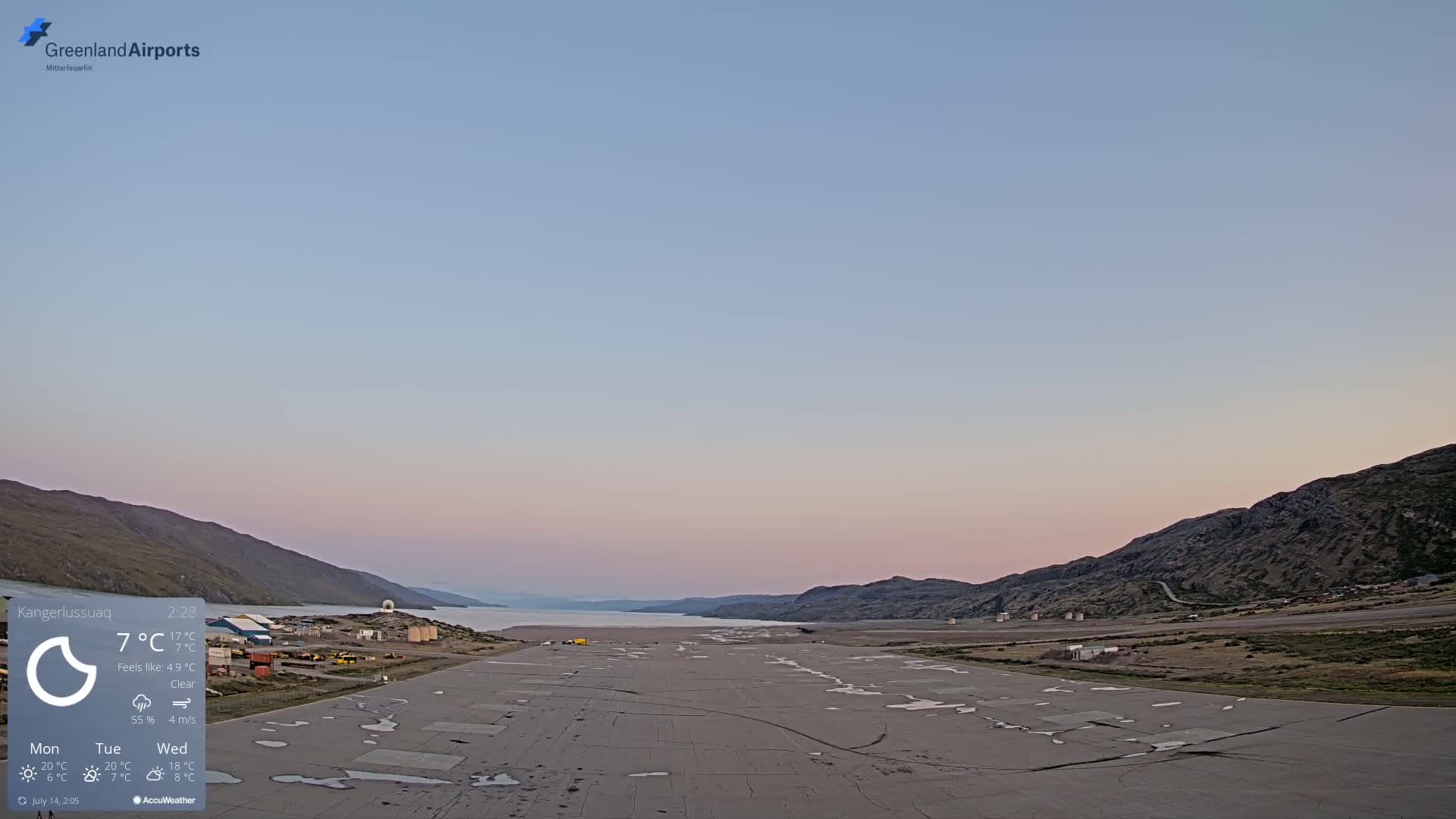 Kangerlussuaq Village & Kangerlussuaq Sondre Stromfjord Airport West Towards View Live Cam SFJ/BGSF - Kangerlussuaq, Qeqqata, Greenland, Denmark