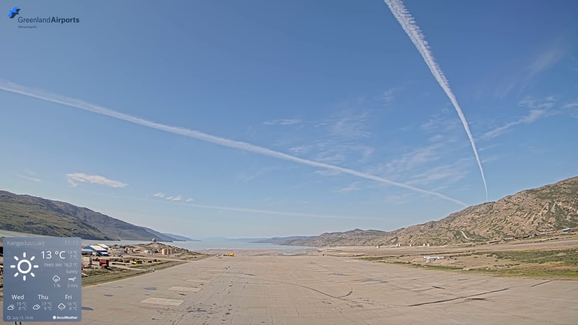 Kangerlussuaq Village & Kangerlussuaq Sondre Stromfjord Airport West Towards View Live Cam SFJ/BGSF - Kangerlussuaq, Qeqqata, Greenland, Denmark