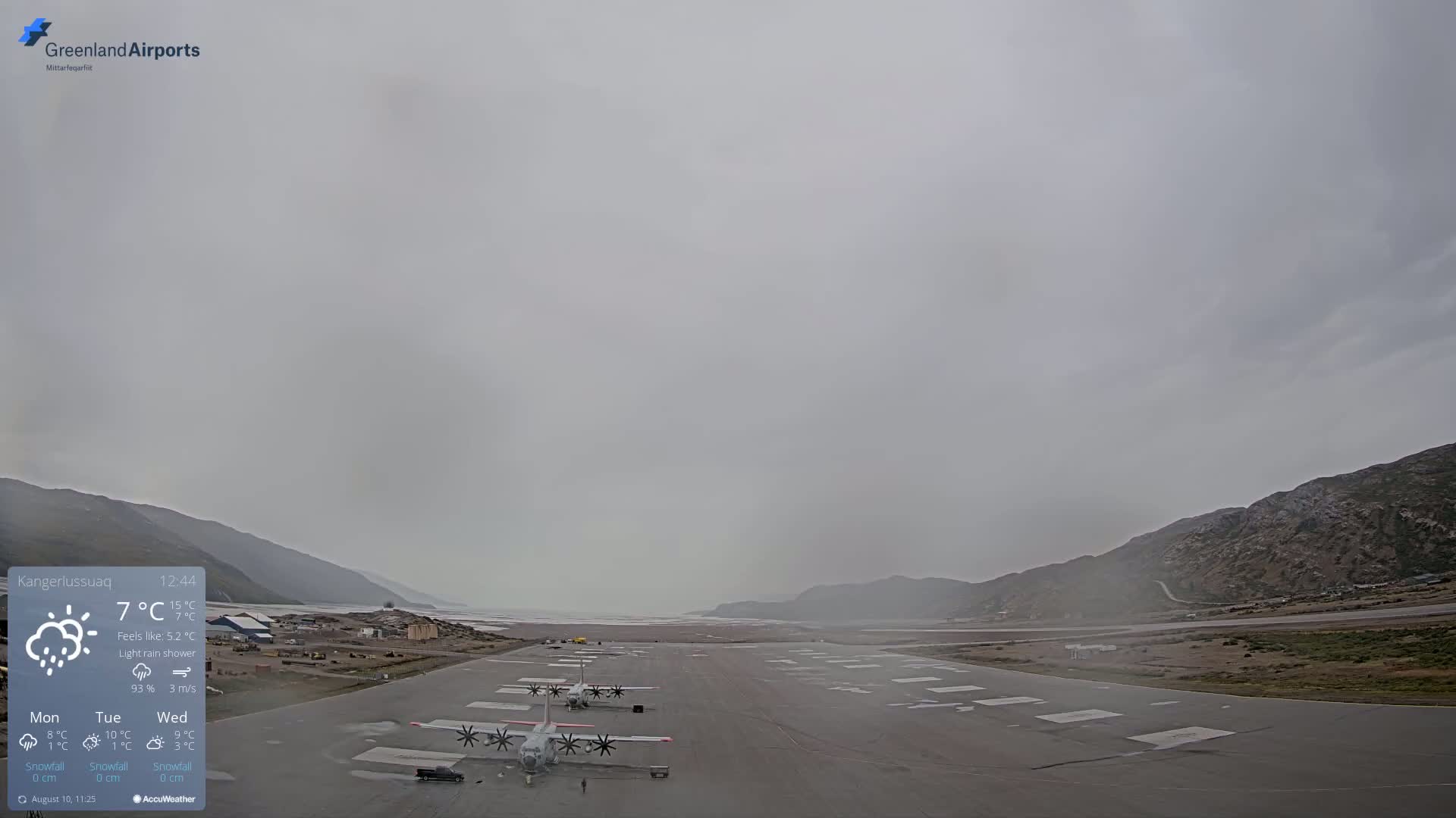 Kangerlussuaq Village & Kangerlussuaq Sondre Stromfjord Airport West Towards View Live Cam SFJ/BGSF - Kangerlussuaq, Qeqqata, Greenland, Denmark