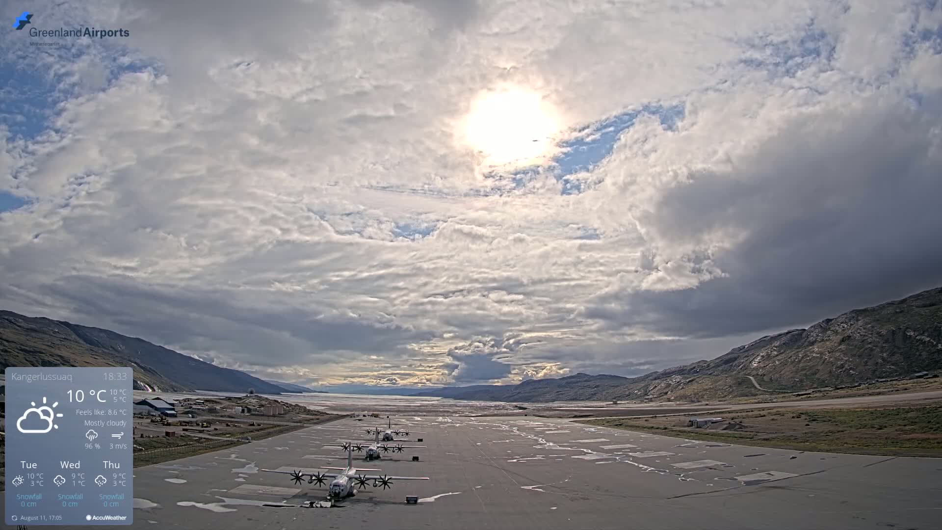 Kangerlussuaq Village & Kangerlussuaq Sondre Stromfjord Airport West Towards View Live Cam SFJ/BGSF - Kangerlussuaq, Qeqqata, Greenland, Denmark