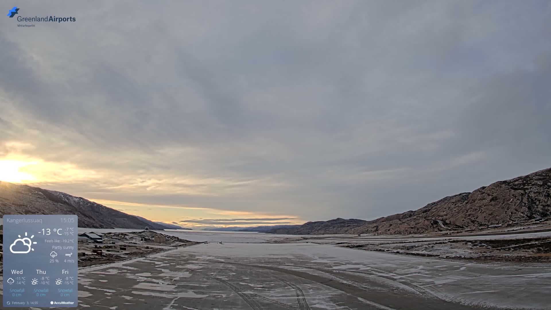 Kangerlussuaq Village & Kangerlussuaq Sondre Stromfjord Airport West Towards View Live Cam SFJ/BGSF - Kangerlussuaq, Qeqqata, Greenland, Denmark