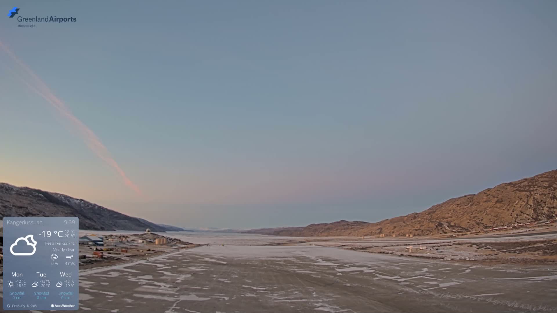 Kangerlussuaq Village & Kangerlussuaq Sondre Stromfjord Airport West Towards View Live Cam SFJ/BGSF - Kangerlussuaq, Qeqqata, Greenland, Denmark