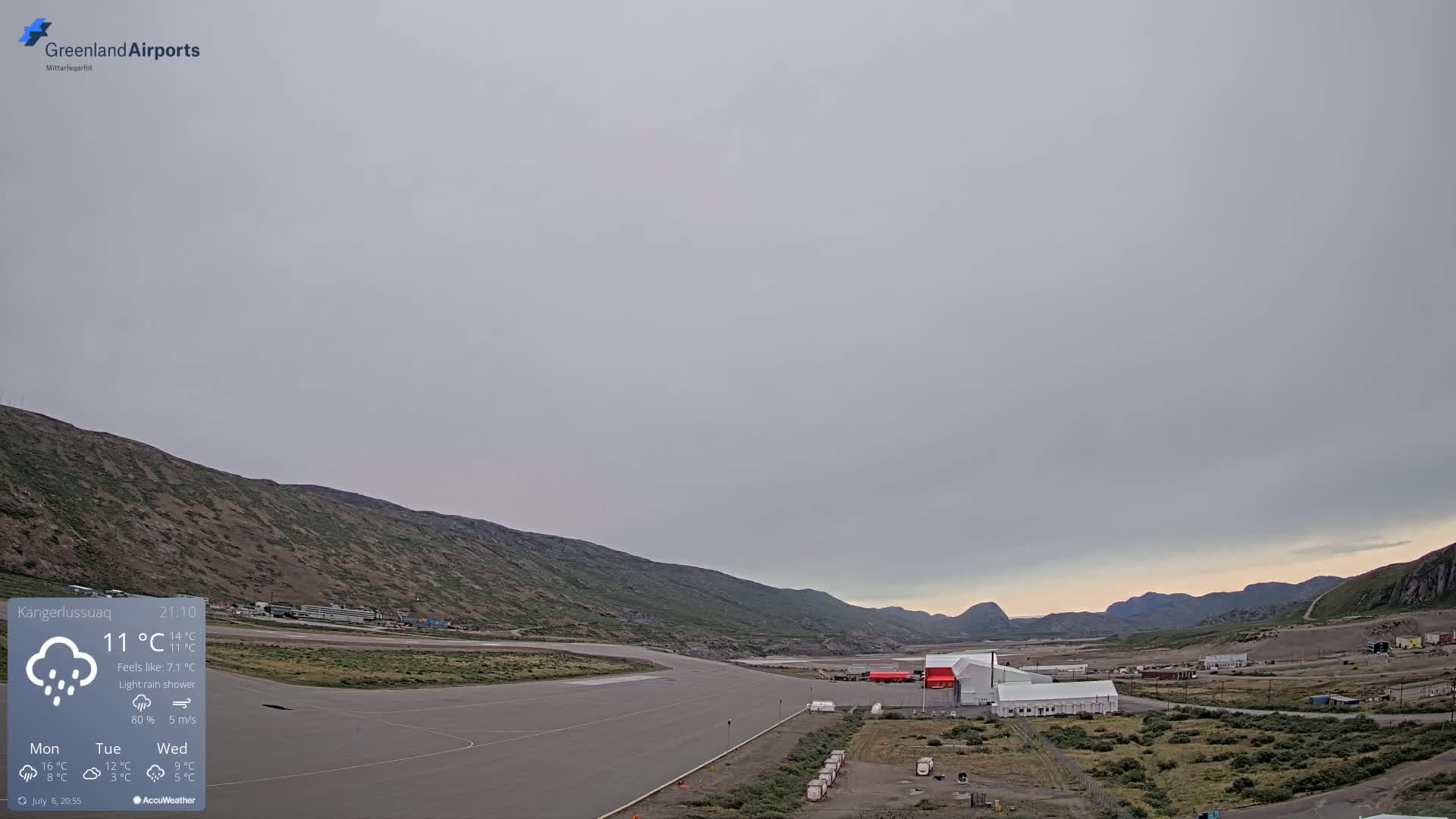 Kangerlussuaq Village & Kangerlussuaq Sondre Stromfjord Airport East Towards View Live Cam SFJ/BGSF - Kangerlussuaq, Qeqqata, Greenland, Denmark
