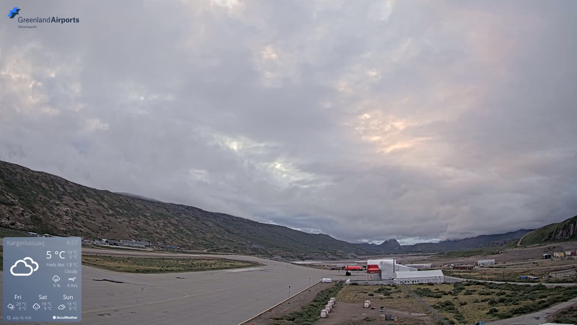 Kangerlussuaq Village & Kangerlussuaq Sondre Stromfjord Airport East Towards View Live Cam SFJ/BGSF - Kangerlussuaq, Qeqqata, Greenland, Denmark