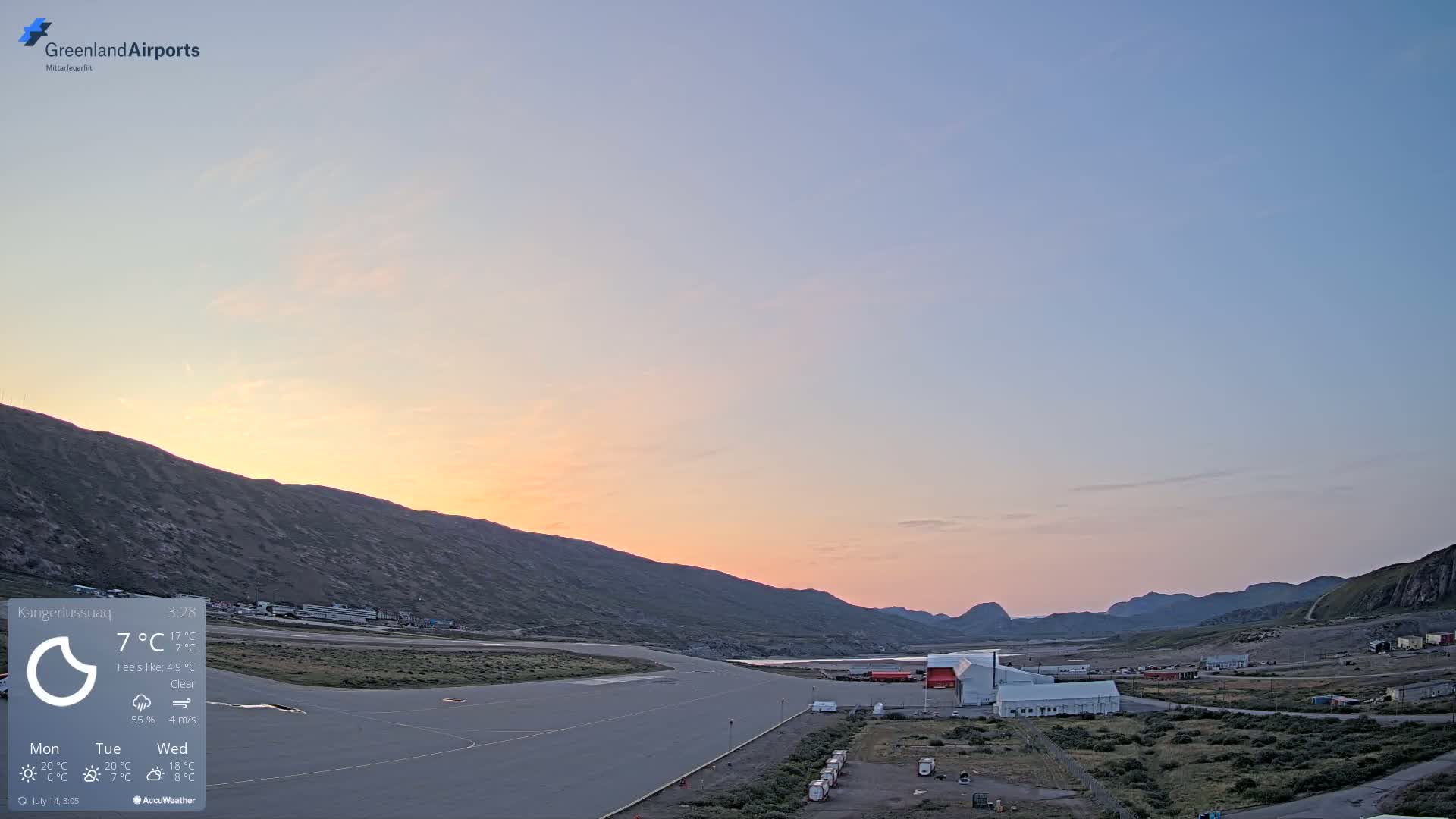 Kangerlussuaq Village & Kangerlussuaq Sondre Stromfjord Airport East Towards View Live Cam SFJ/BGSF - Kangerlussuaq, Qeqqata, Greenland, Denmark