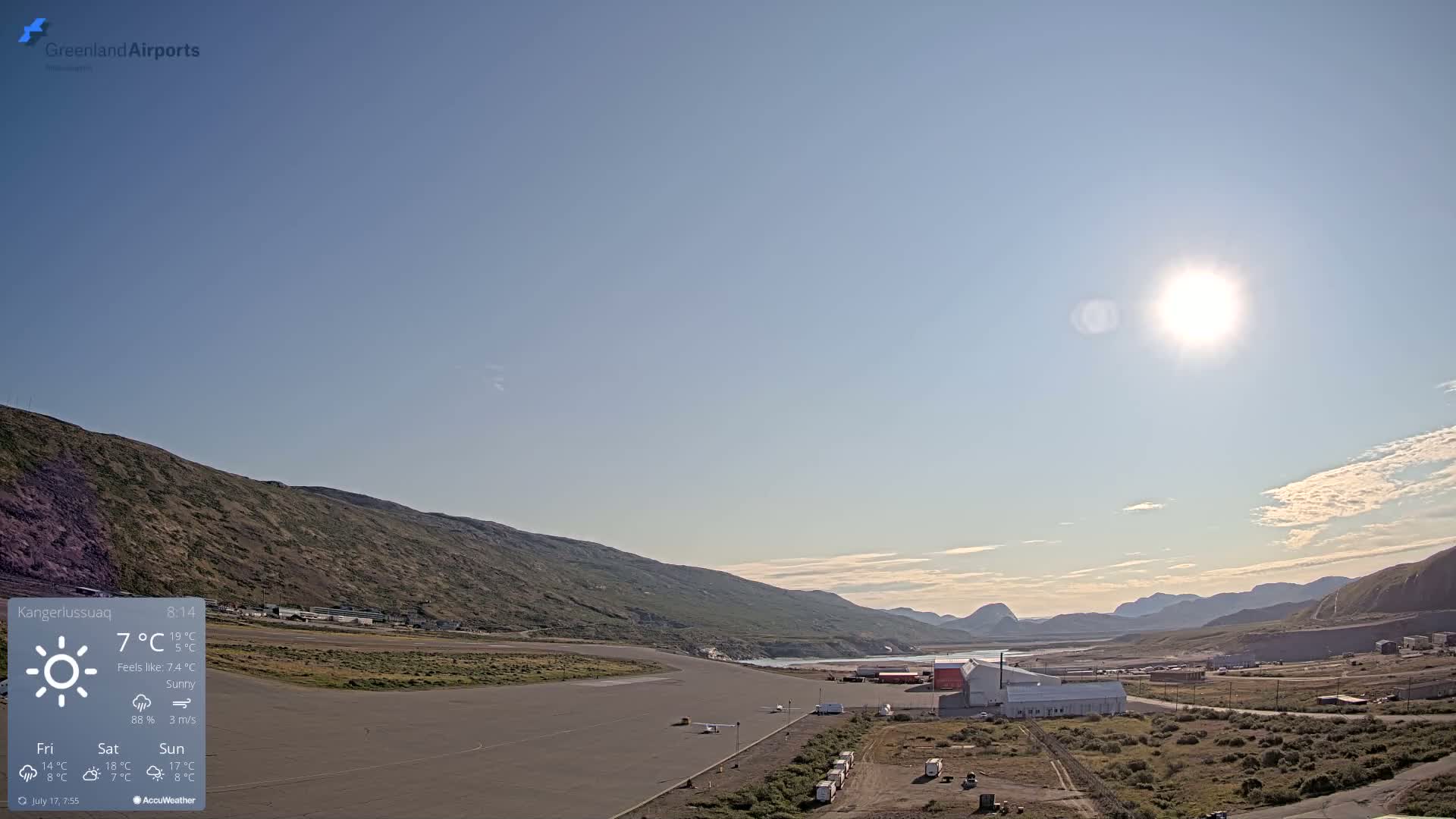 Kangerlussuaq Village & Kangerlussuaq Sondre Stromfjord Airport East Towards View Live Cam SFJ/BGSF - Kangerlussuaq, Qeqqata, Greenland, Denmark
