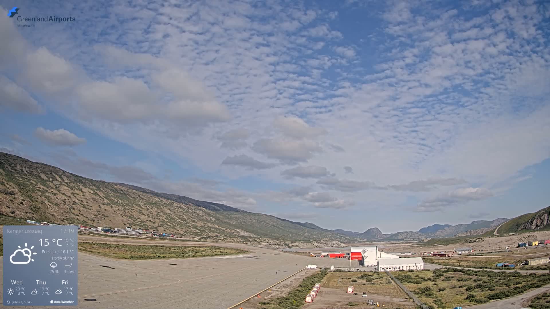 Kangerlussuaq Village & Kangerlussuaq Sondre Stromfjord Airport East Towards View Live Cam SFJ/BGSF - Kangerlussuaq, Qeqqata, Greenland, Denmark