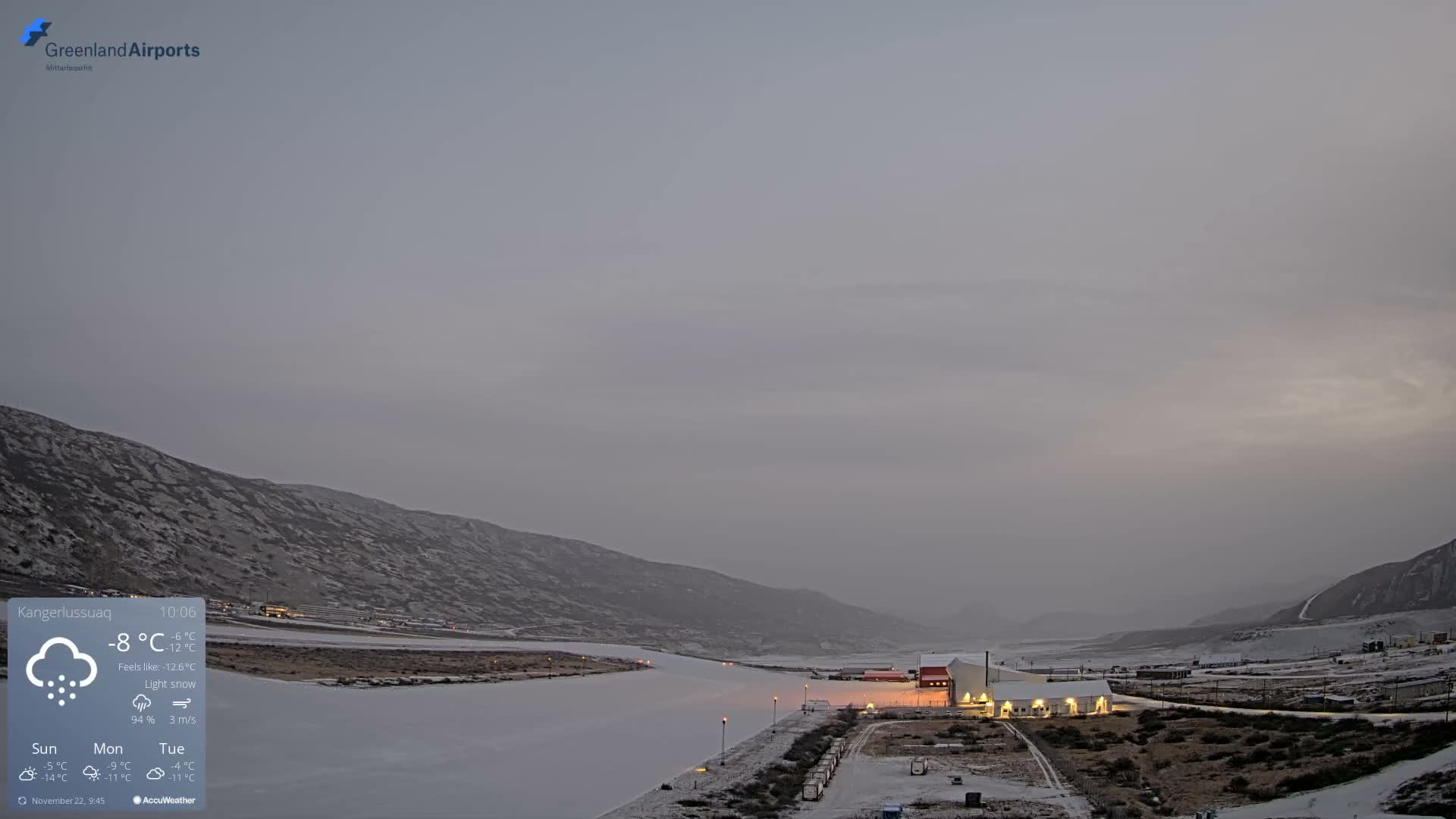 Kangerlussuaq Village & Kangerlussuaq Sondre Stromfjord Airport East Towards View Live Cam SFJ/BGSF - Kangerlussuaq, Qeqqata, Greenland, Denmark