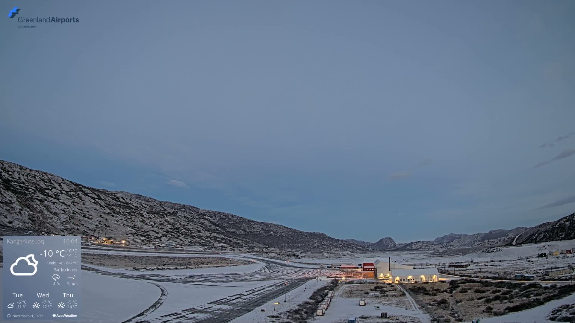 Kangerlussuaq Village & Kangerlussuaq Sondre Stromfjord Airport East Towards View Live Cam SFJ/BGSF - Kangerlussuaq, Qeqqata, Greenland, Denmark