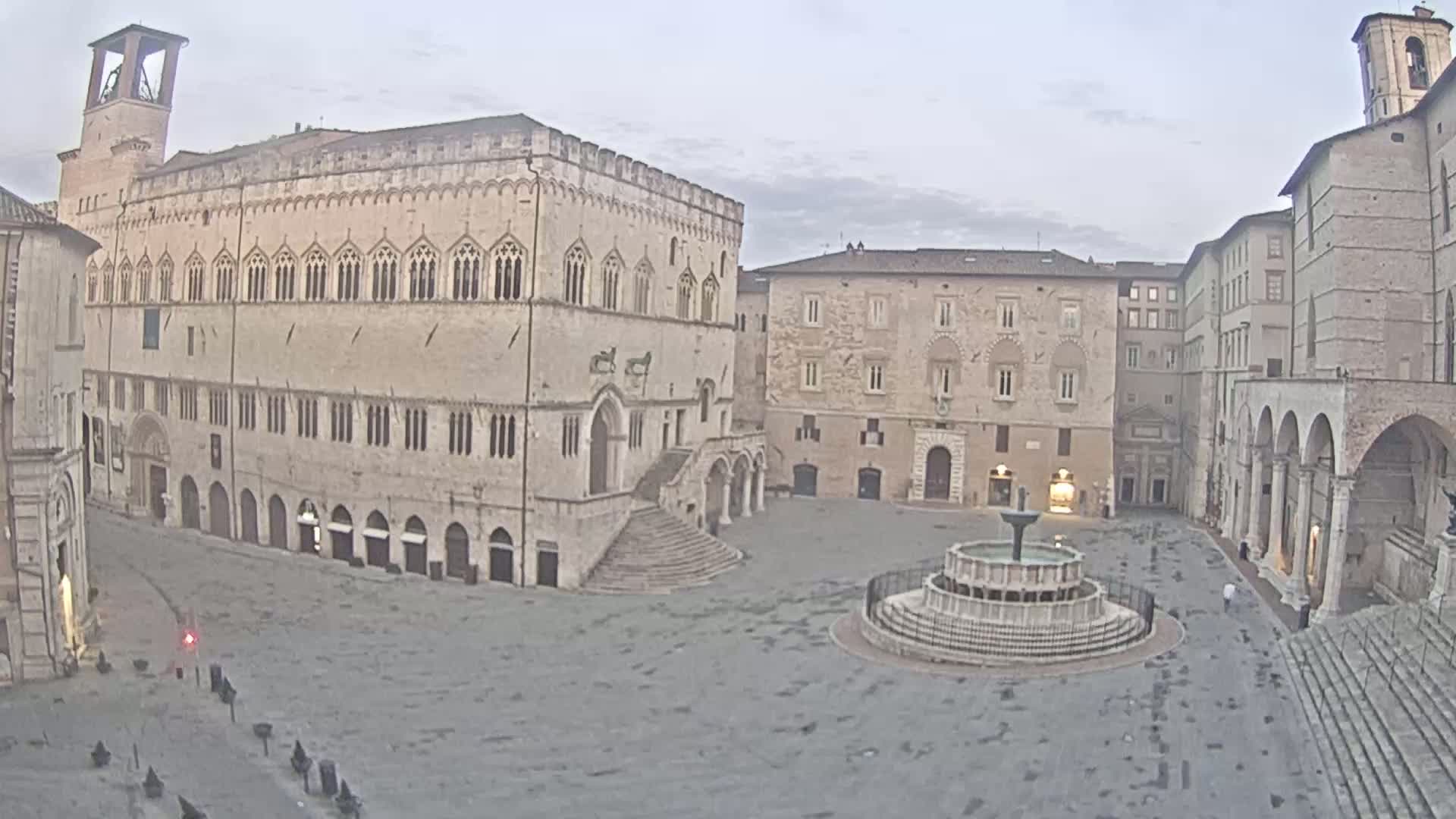 Perugia Piazza IV Novembre Square Live Cam - Umbria, Italy