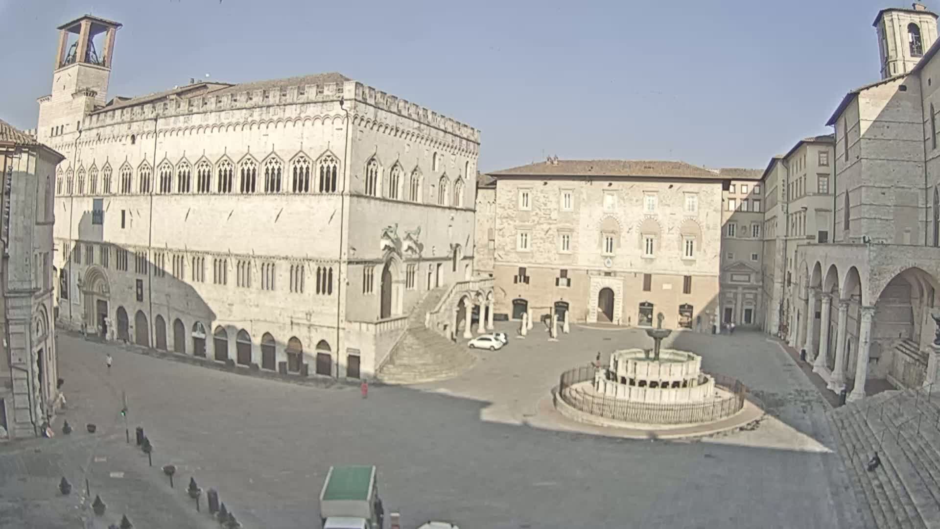Perugia Piazza IV Novembre Square Live Cam - Umbria, Italy
