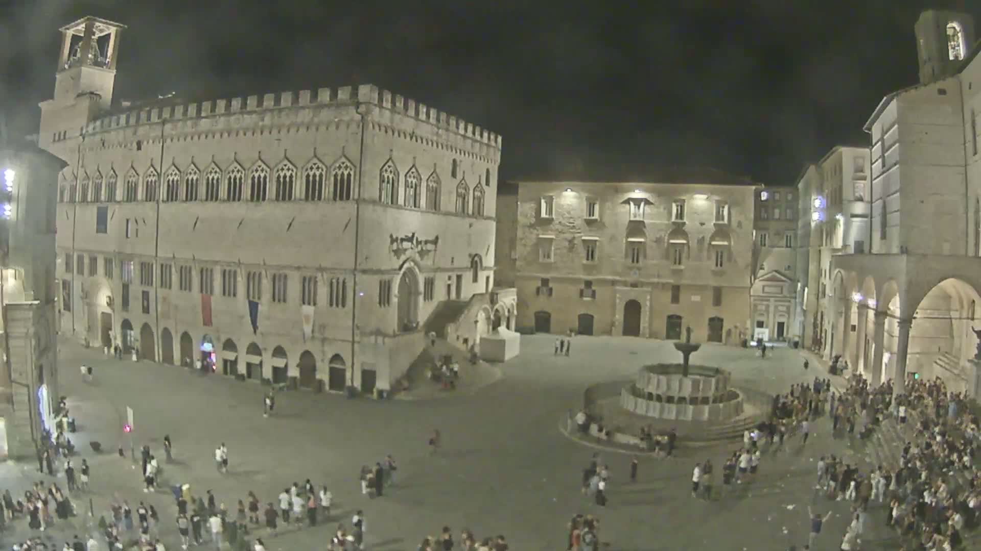 Perugia Piazza IV Novembre Square Live Cam - Umbria, Italy