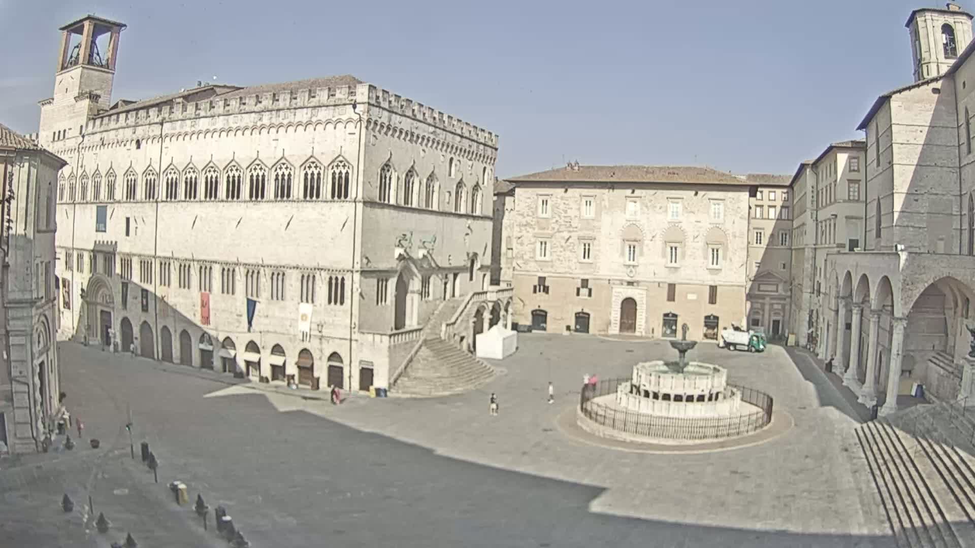 Perugia Piazza IV Novembre Square Live Cam - Umbria, Italy