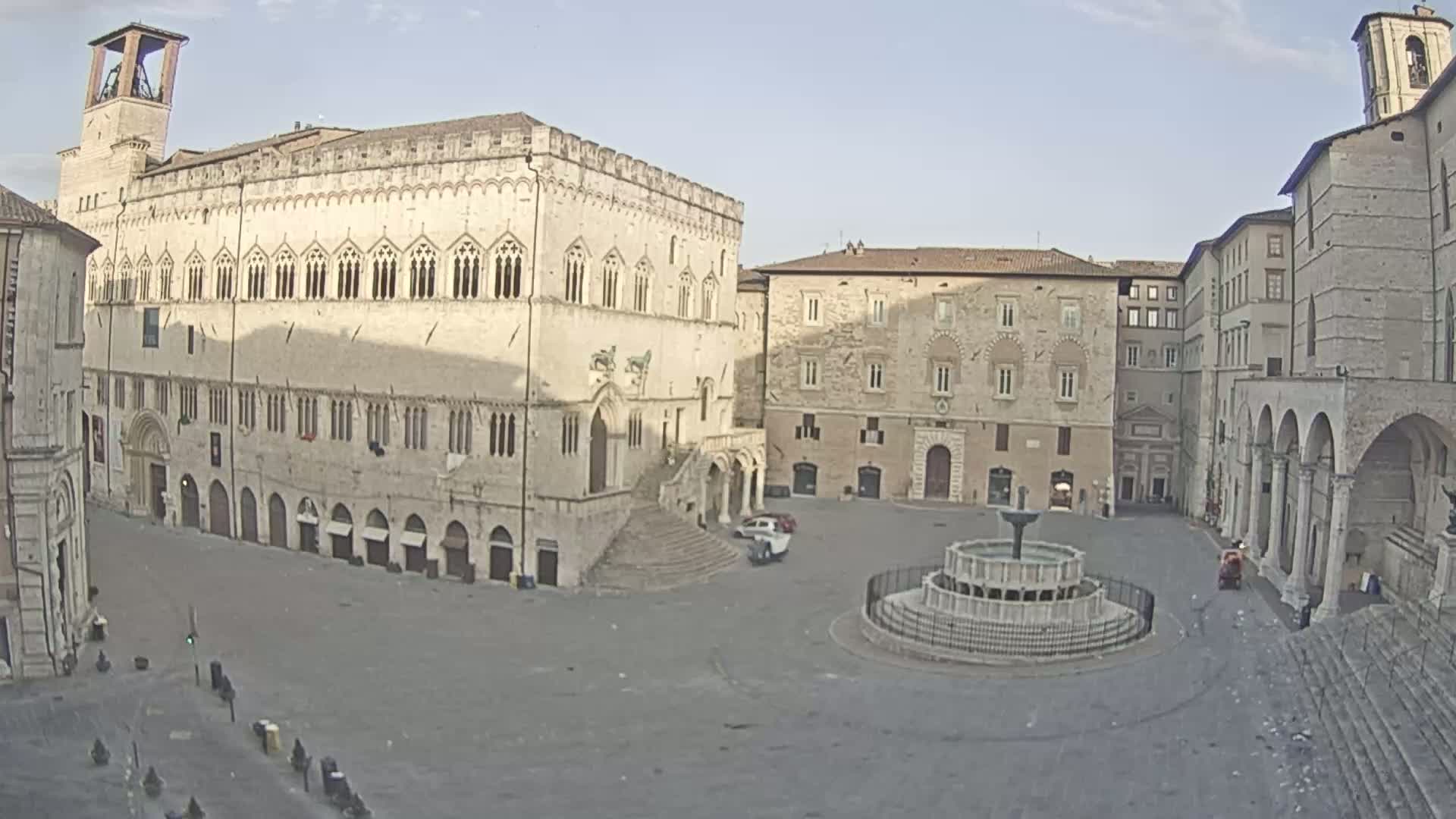 Perugia Piazza IV Novembre Square Live Cam - Umbria, Italy