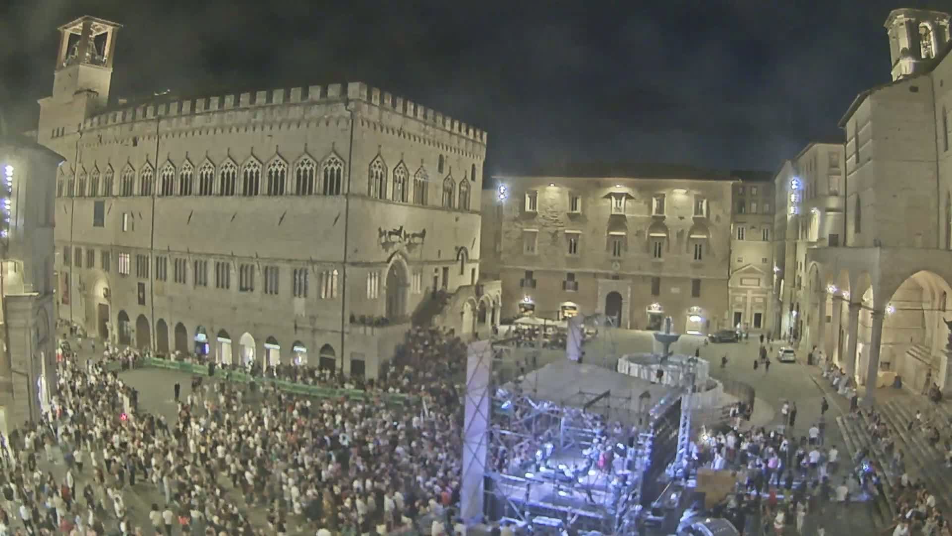 Perugia Piazza IV Novembre Square Live Cam - Umbria, Italy