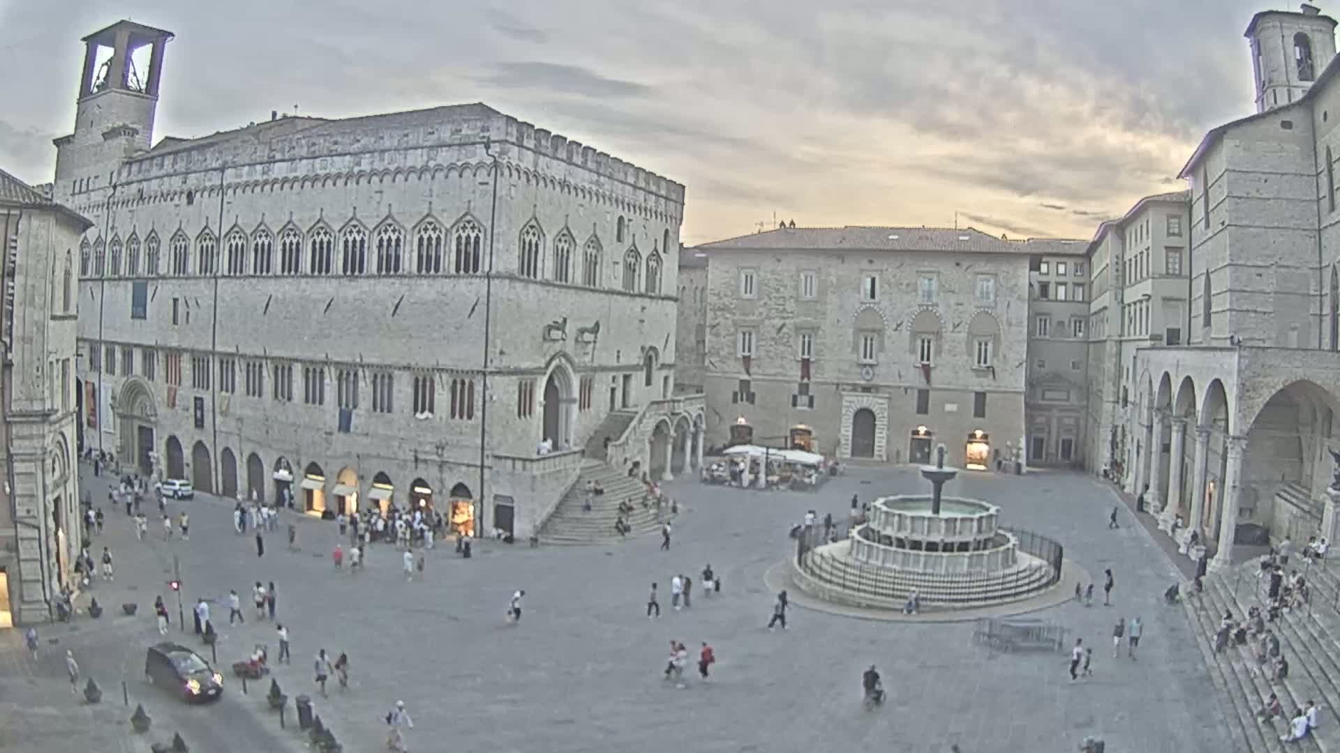 Perugia Piazza IV Novembre Square Live Cam - Umbria, Italy