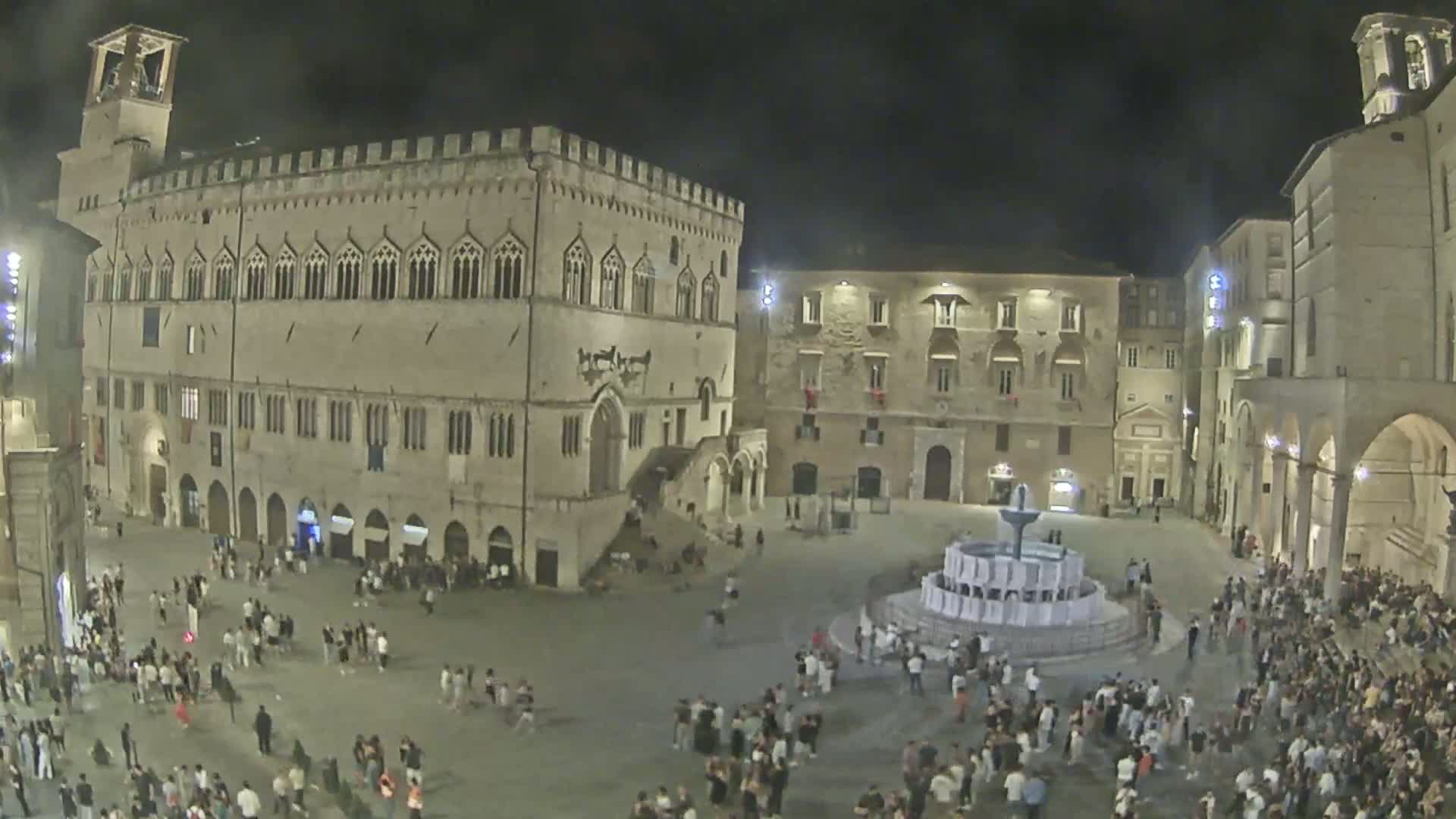 Perugia Piazza IV Novembre Square Live Cam - Umbria, Italy