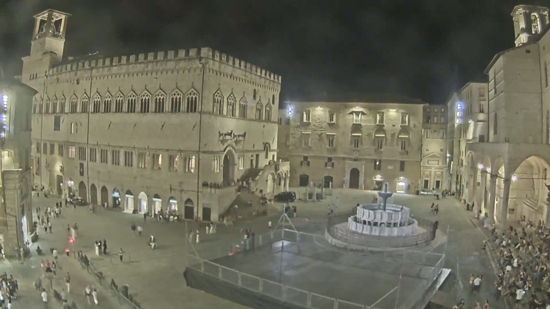 Perugia Piazza IV Novembre Square Live Cam - Umbria, Italy