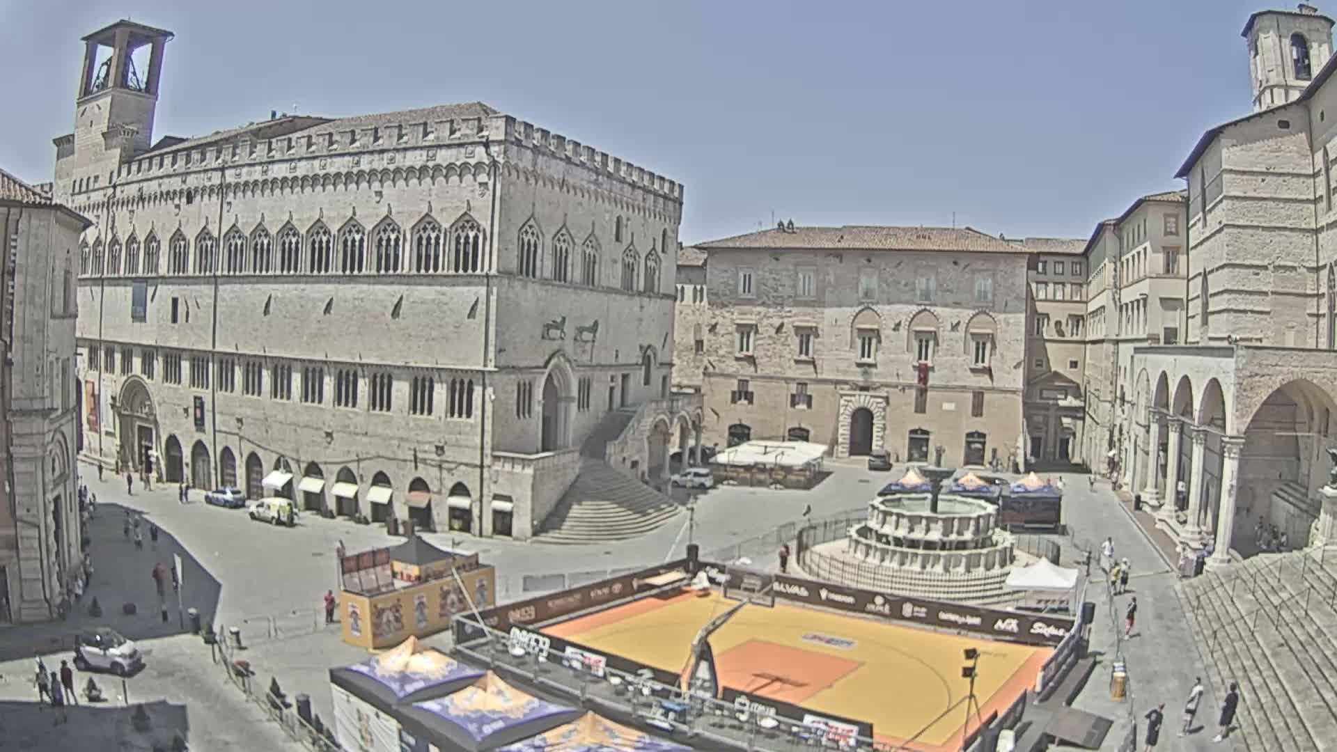 Perugia Piazza IV Novembre Square Live Cam - Umbria, Italy