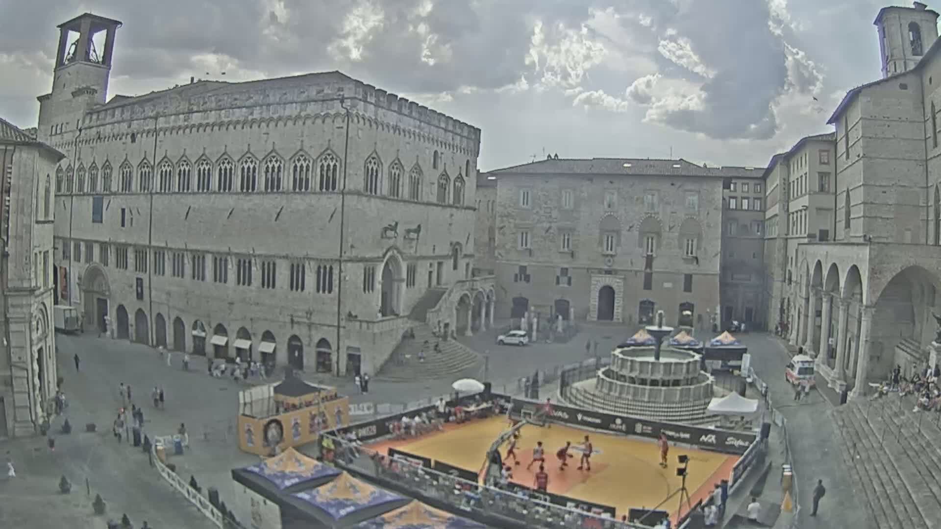 Perugia Piazza IV Novembre Square Live Cam - Umbria, Italy